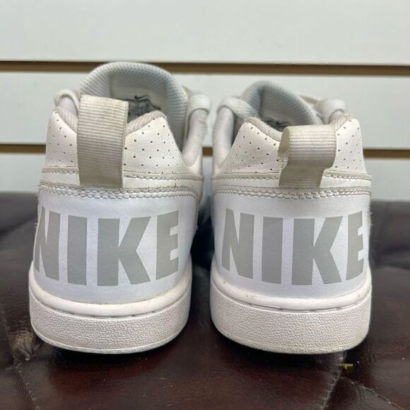 Nike White Athletic Shoes - Size 6.5Y Youth 839985-100 - Picture 6 of 9